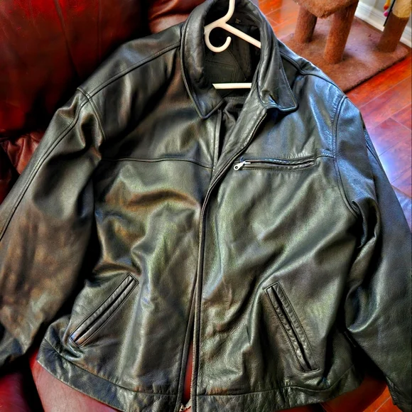 Roundtree and yorke men's leather jacket on sale